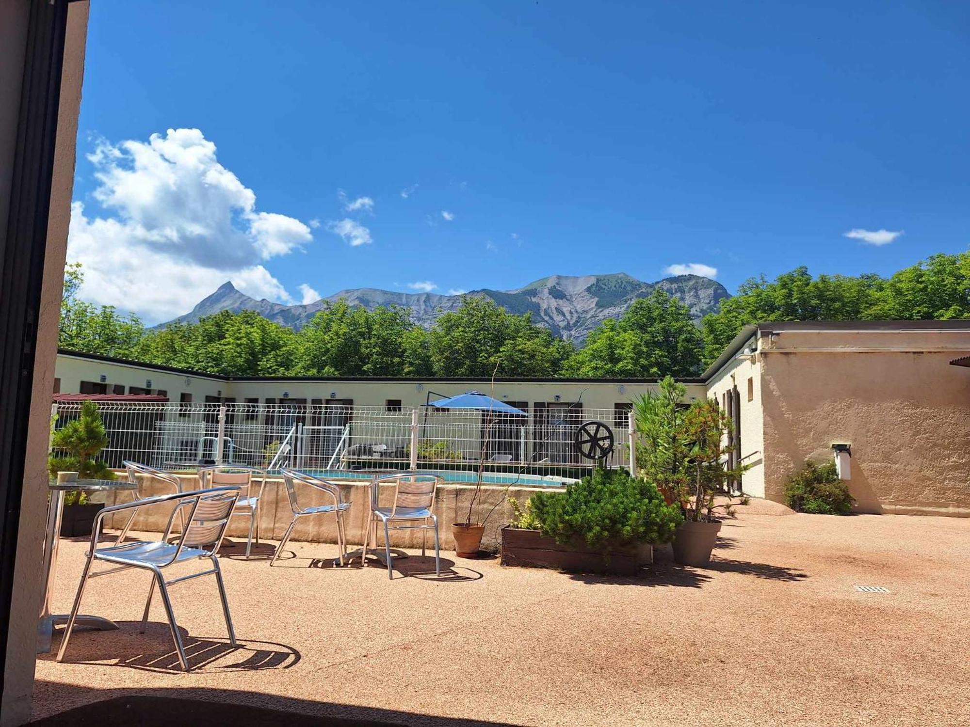 Hotel Le Connetable Saint-Bonnet-en-Champsaur Exterior foto
